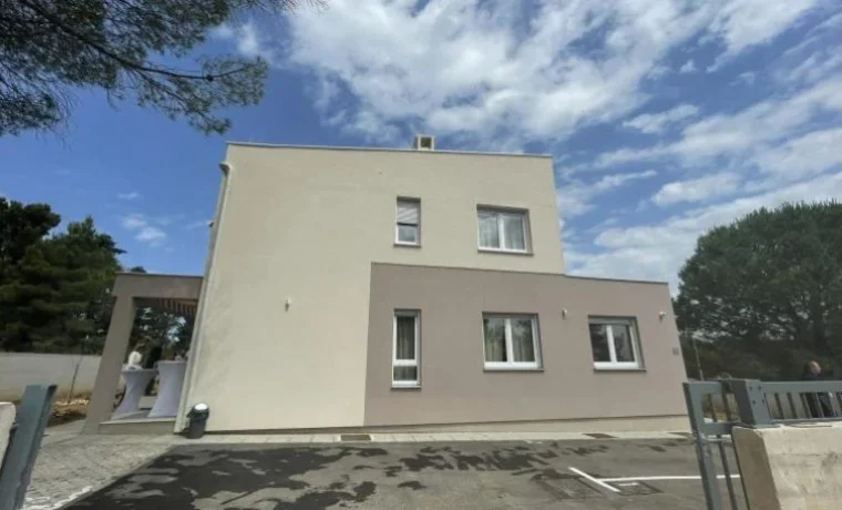 crno, popravni, stambena jedinica crno, popravni, stambena jedinica