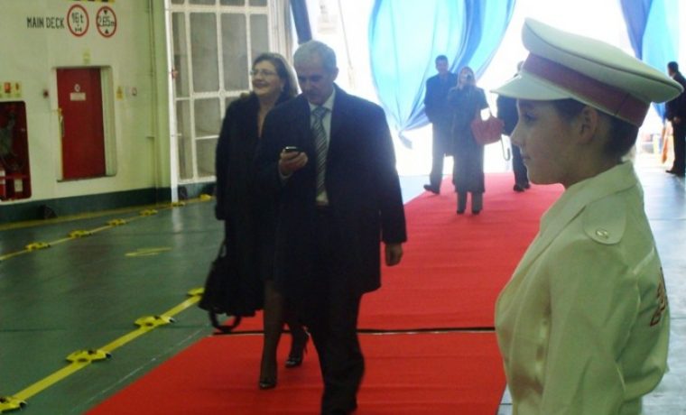crveni_tapet_1259936794.JPG crveni_tapet_1259936794.JPG