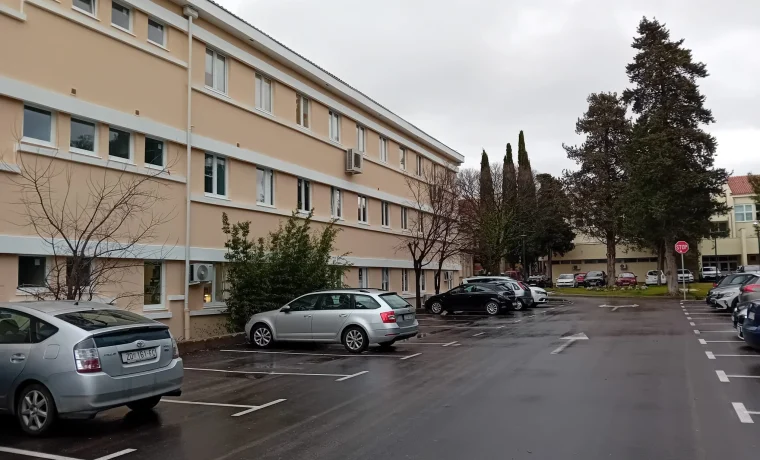 dom zdravlja, parking