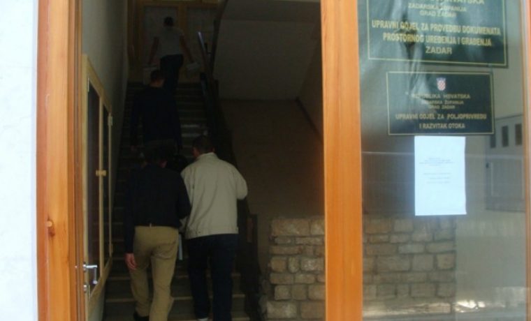 dozvole_1366889306.JPG dozvole_1366889306.JPG