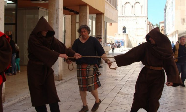 enio__kalelarga_1398597476.JPG Foto: 057info
