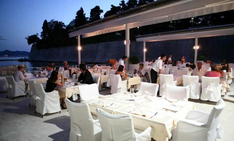 fo_a__restoran_1303903366.jpg