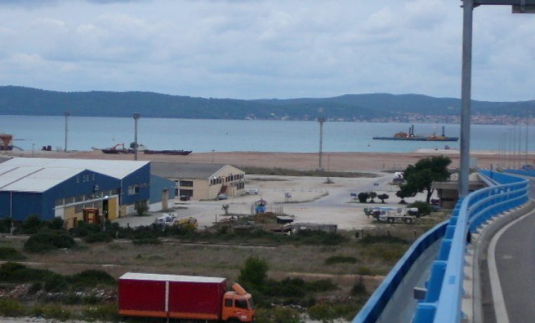 ga_enica__nadvo_njak_1318335661.jpg