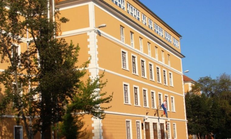 gimnazija__zgrada_1303020767.JPG