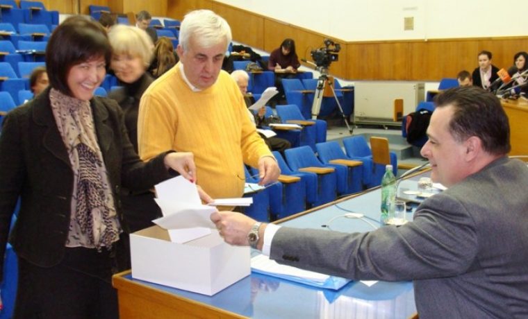 glasanje__vije_nici_1263987041.JPG
