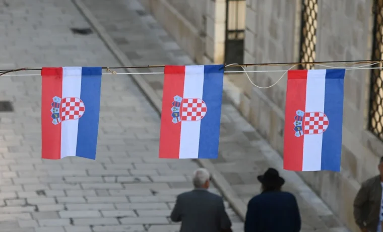 hrvatska zastave Foto: 057info