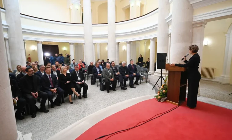 hrvatski kraljevi (4) hrvatski kraljevi (4)