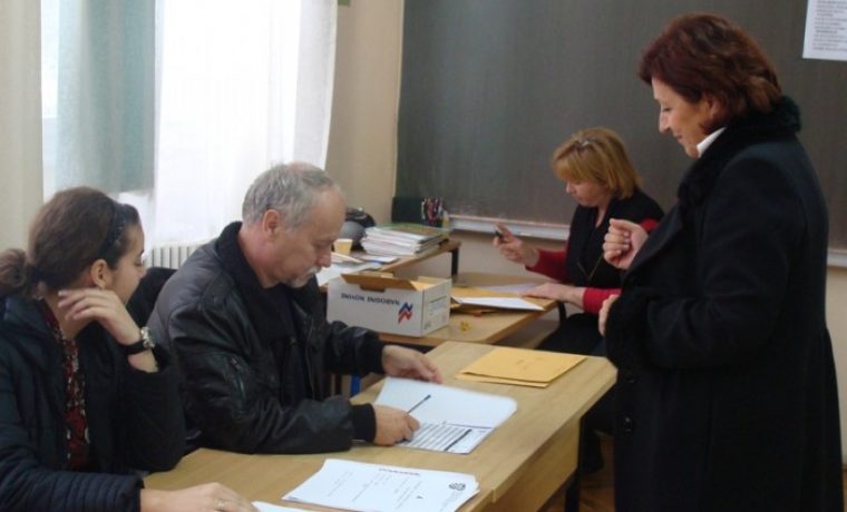 izbori3_1322996895.JPG