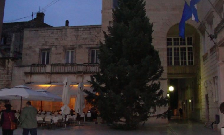 jela__narodni_trg_1291046199.JPG