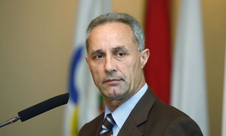 josip_cop_HOO_GMehkekCROPIX_1365595683.jpg josip_cop_HOO_GMehkekCROPIX_1365595683.jpg