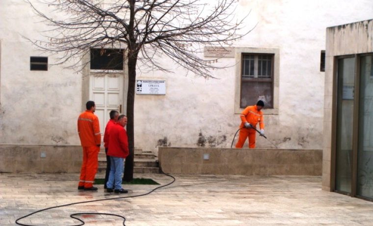 kazali_te_lutaka___i__enje_1451389339.JPG Foto: 057info