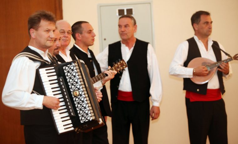 klapa_donat_1288810237_1304058340.JPG klapa_donat_1288810237_1304058340.JPG