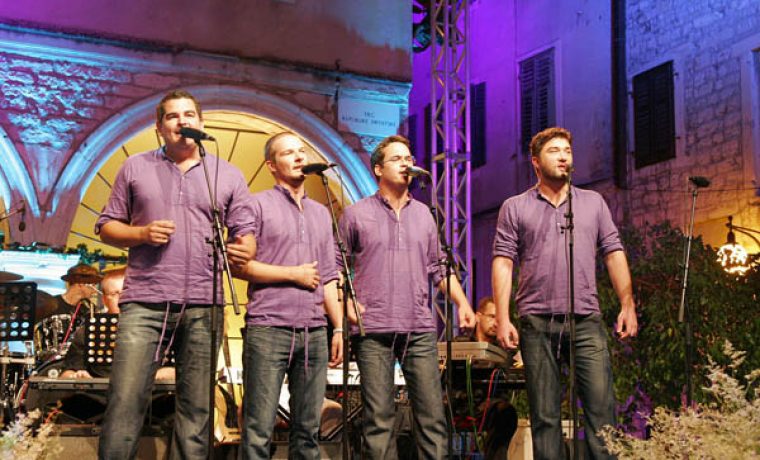 klapa_iskon_1255345648.jpg