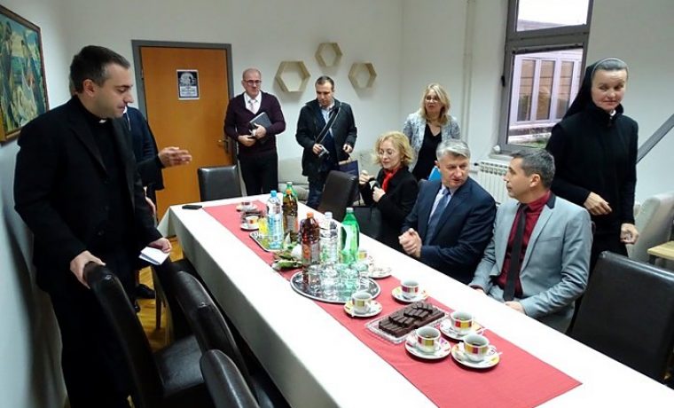 Foto: Gimnazija I. Pavla II