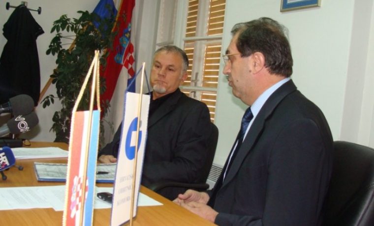 kne_evi___malta_1319538246.JPG kne_evi___malta_1319538246.JPG