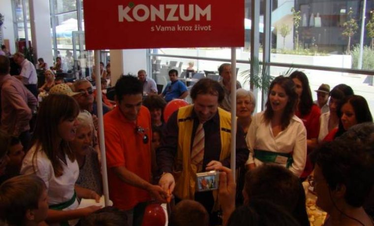 konzum_rodendan_1_1215859836.jpg Foto: www.057info.hr (bt)