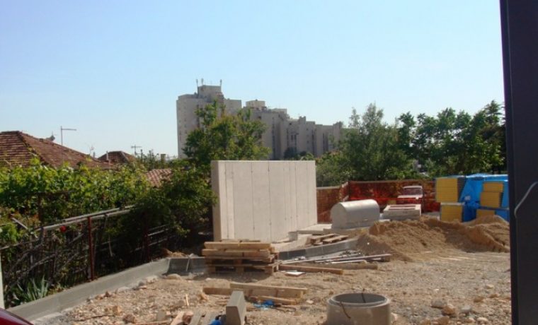 ku_e__benzinska_1274286007.JPG ku_e__benzinska_1274286007.JPG