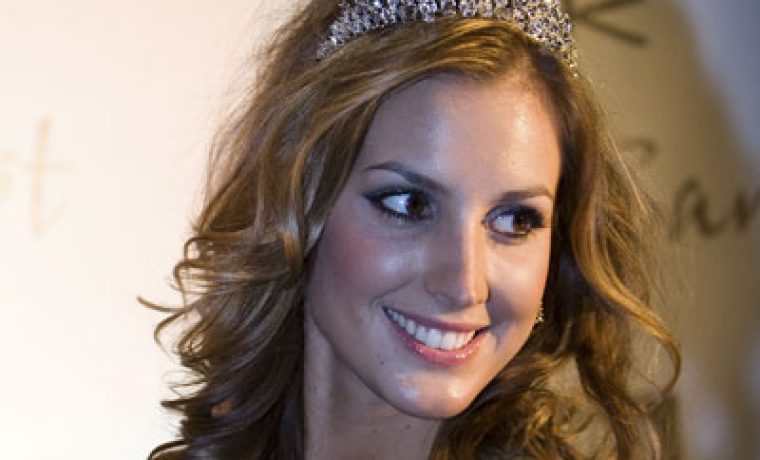 laura3_1211530046.jpg