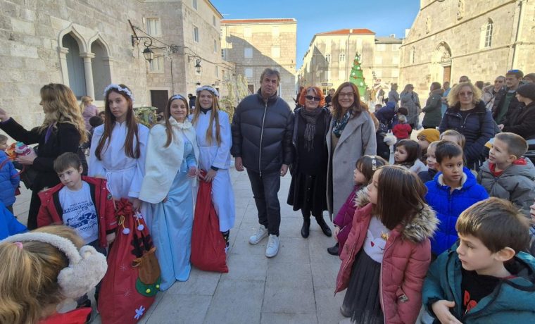 luce pag PR foto