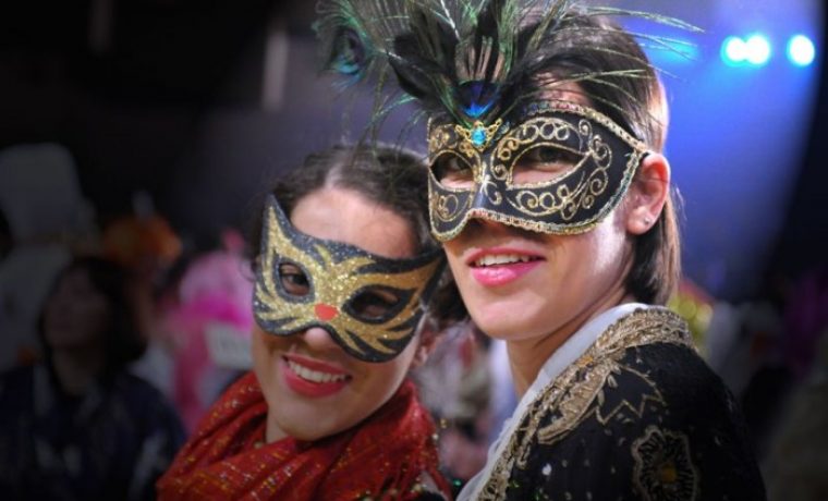 maske_1359460489.jpg maske_1359460489.jpg