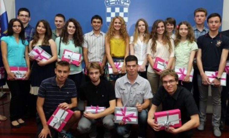 matura_d_1373994642.jpg