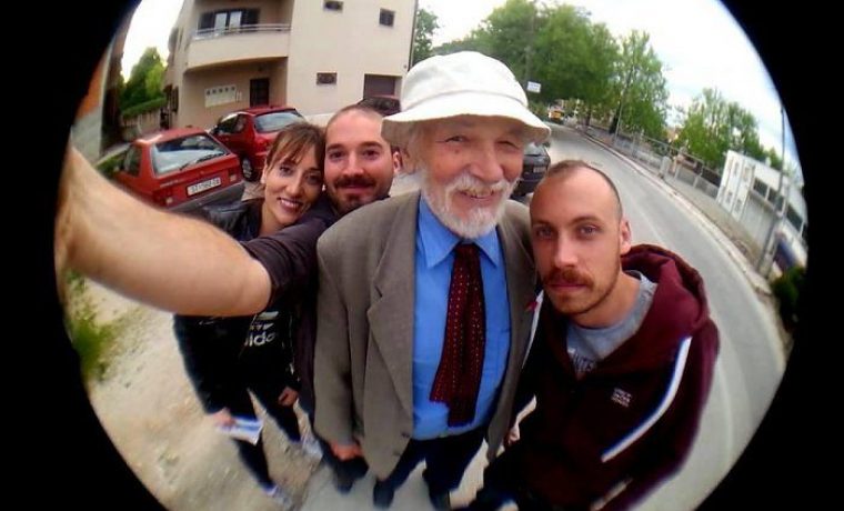 Foto: Modri kavez