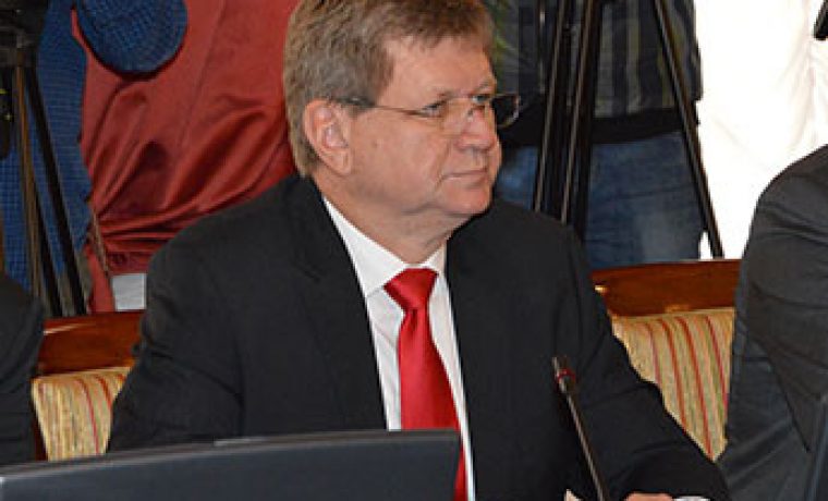 mr_i__1386853943.jpg
