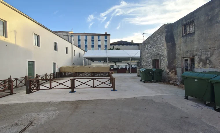 nadstrešnica nadstrešnica