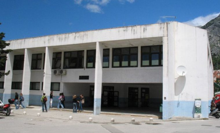 novosti_skola_videonadzor023makarskakornika__1356107983.jpeg Foto: Foto: Makarska kronika