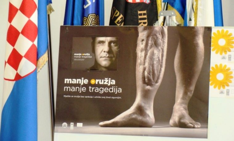 oru_je__policija_1303376342.JPG