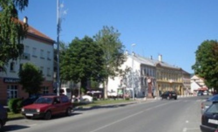 oto_ac_1346406466.jpg