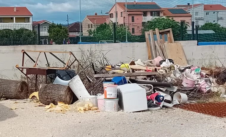 otpad, deponija, stanovi otpad, deponija, stanovi