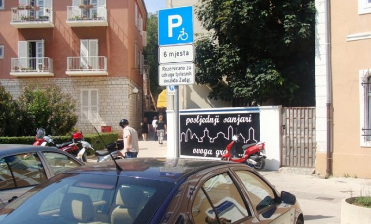 parkiranje__invalidi_1305885071.JPG parkiranje__invalidi_1305885071.JPG