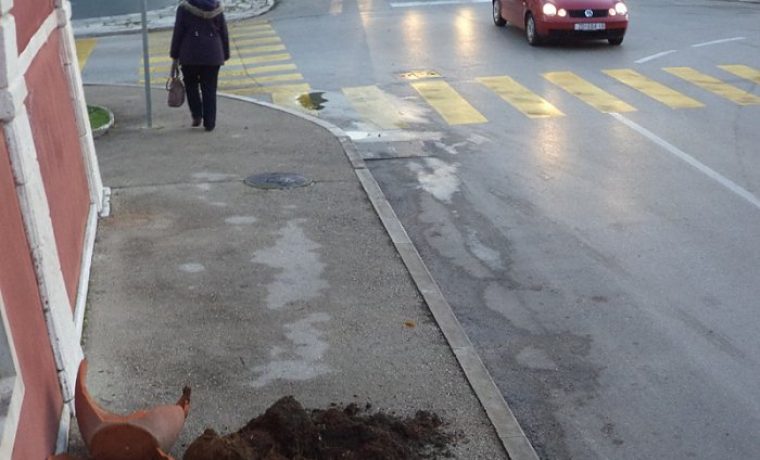 pitar__vandalizam_1421048092.JPG Foto: 057info
