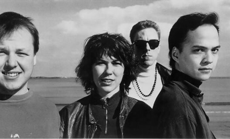 pixies_1220346268.jpg