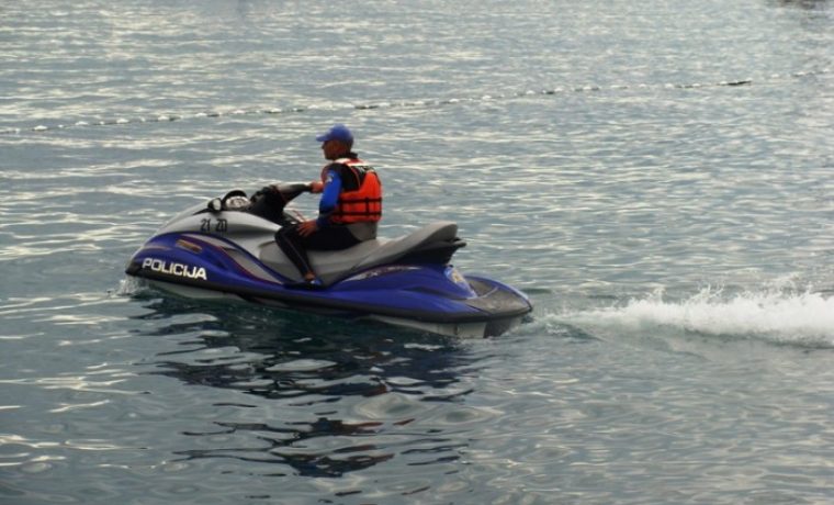 policajac__skuter_1280588251.JPG policajac__skuter_1280588251.JPG