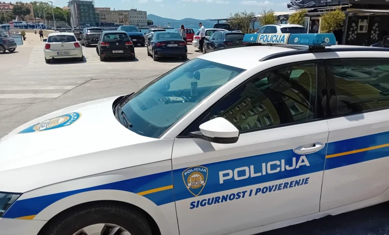 policija, barka