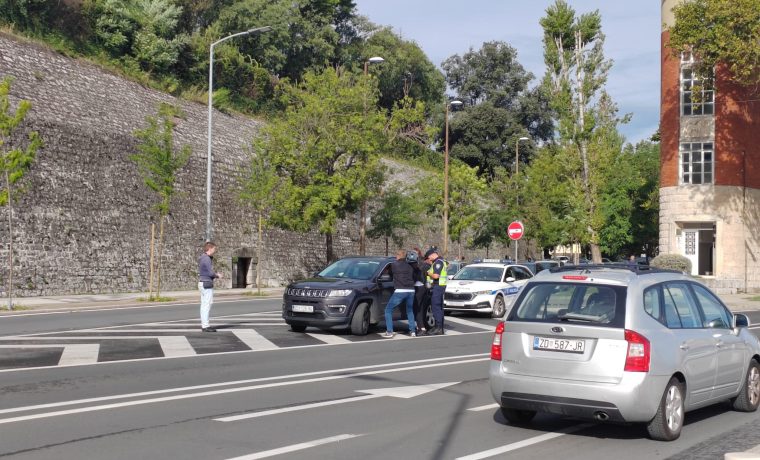 policija, peglica, promet policija, peglica, promet