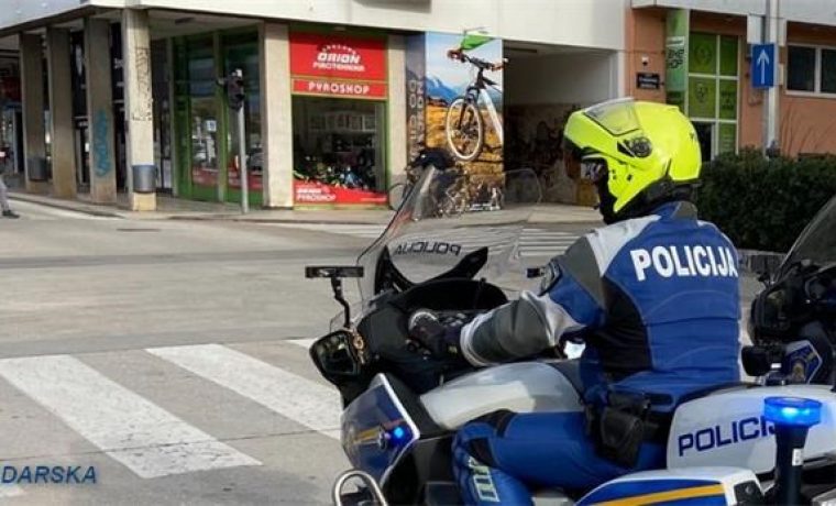 policija, raskrižje, ljepotica