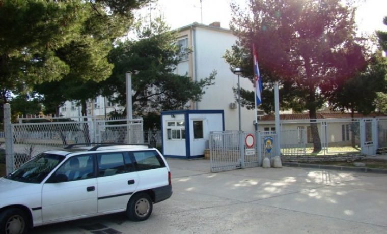 policija_22_1231164832.JPG Foto: www.057info.hr (Luka Bujas)