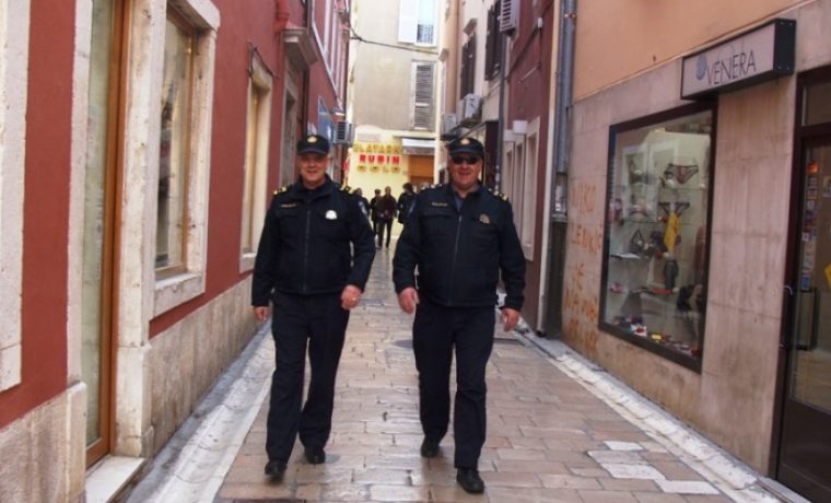 policija___indija_1322650831.JPG policija___indija_1322650831.JPG