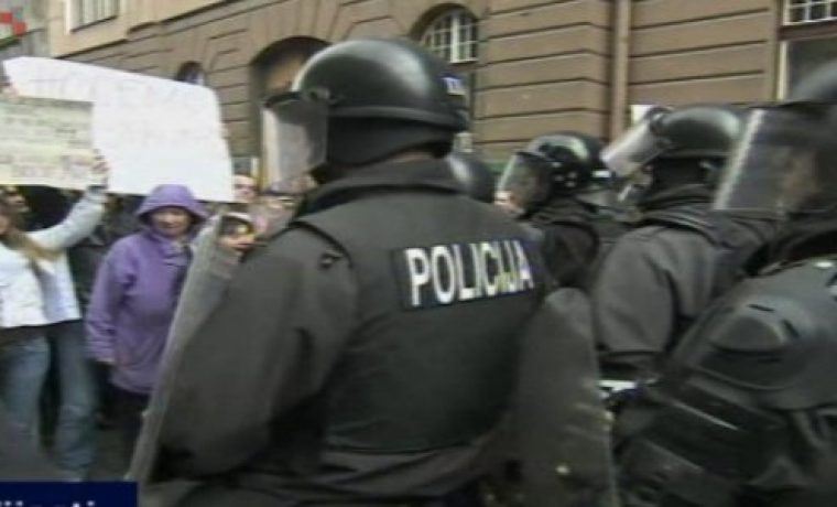 policija__sarajevo_1391969982.jpg