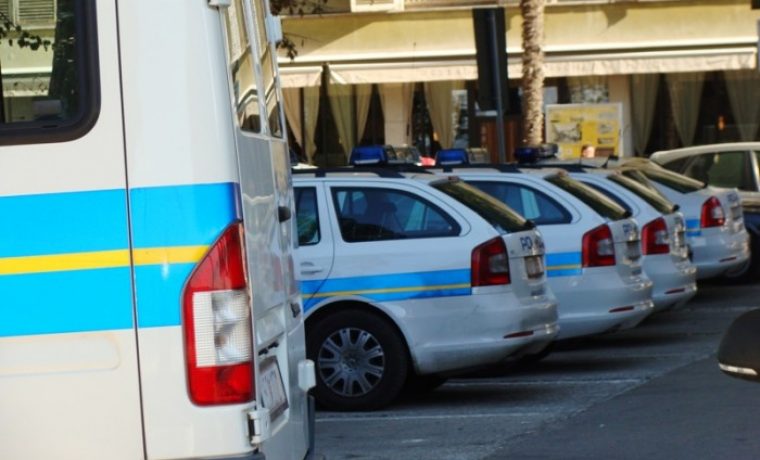policija__vozila_1318934255.JPG