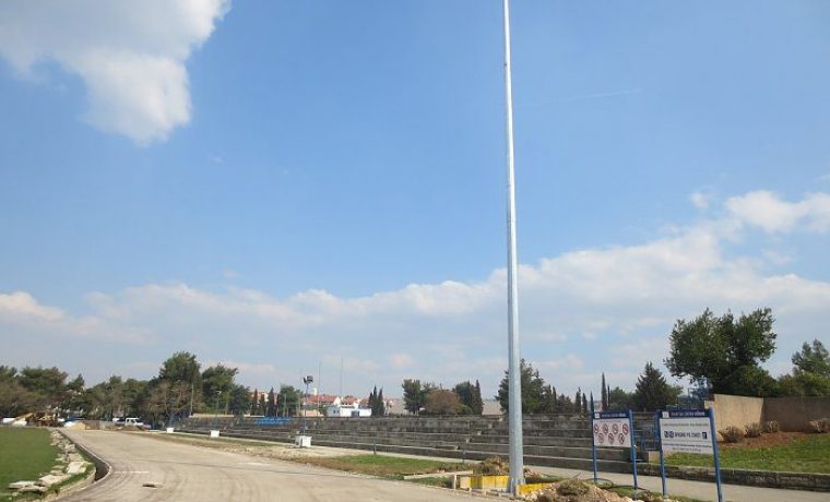 postavljanje_rasvjetnih_stupova_(2)_1489578887.jpg Foto: PR foto