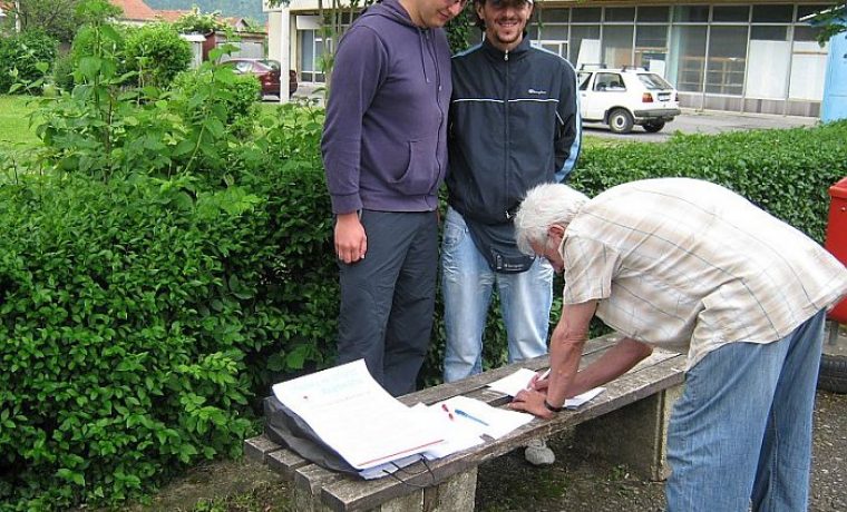 potpisivanje_peticije_Gra_ac_1307120843.jpg potpisivanje_peticije_Gra_ac_1307120843.jpg