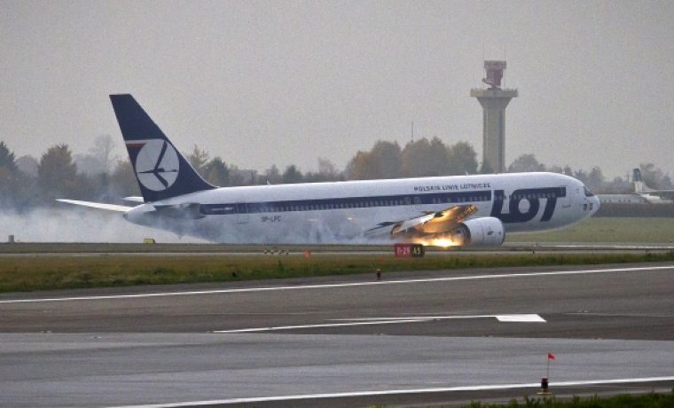 prisilnoslijetanje_boeing_varsava_afp625_1320168800.jpg Foto: Index.hr