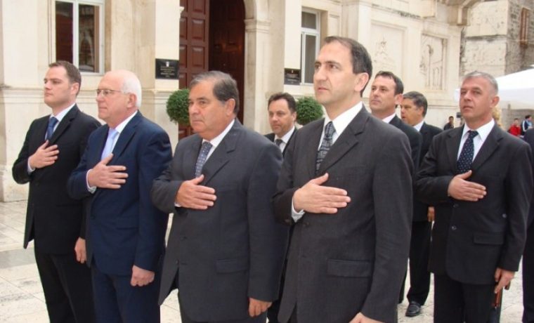 pro_elnici__gradska_vlast_1273307984.JPG