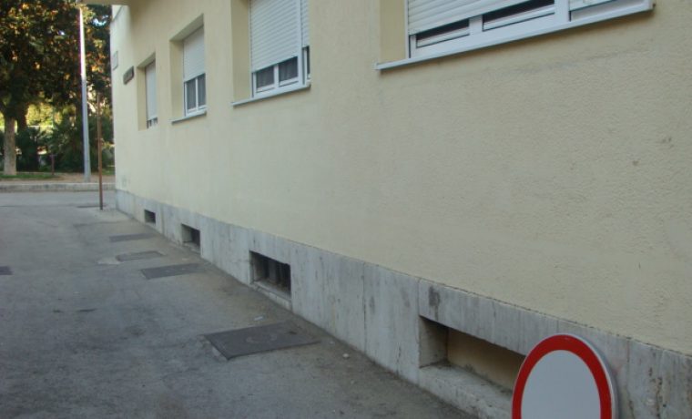 prometni_znak_1440318710.JPG Foto: 057info