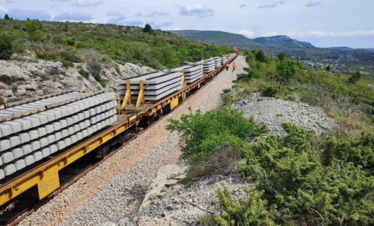 pruga knin benkovac zeljeznica Foto: HŽ Infrastruktura
