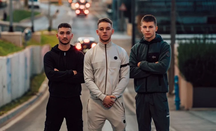 ragazzi PR foto